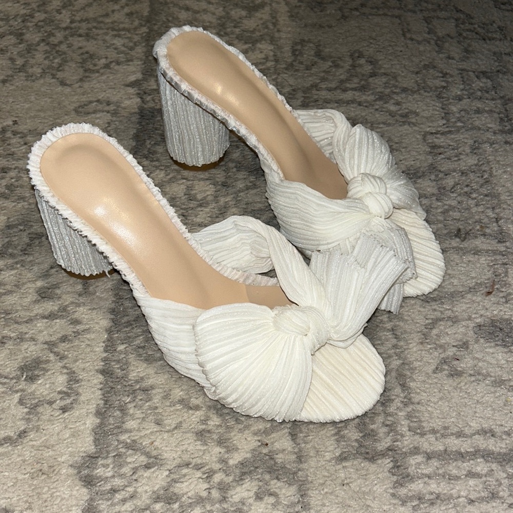 White bow heels